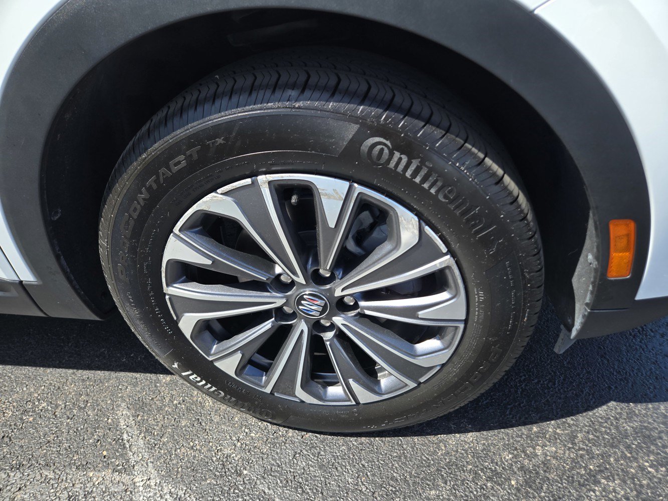Certified 2025 Buick Envision Preferred AWD/4WD image 41