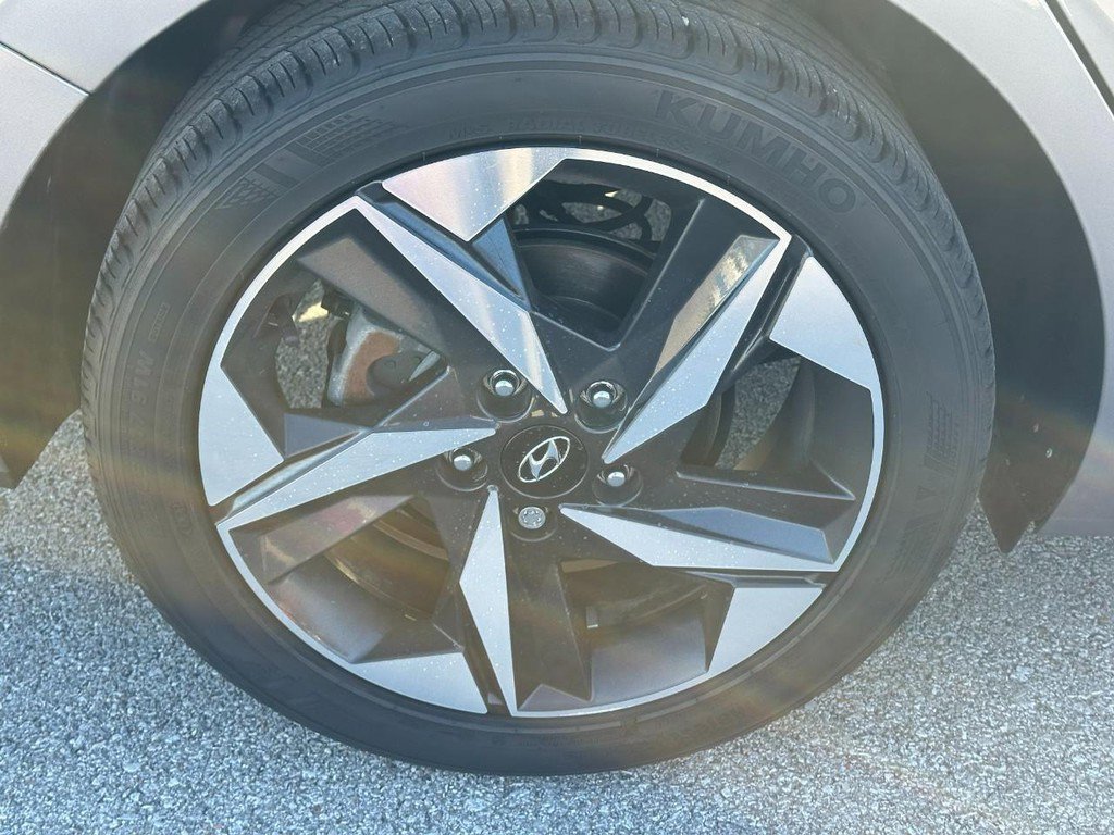Used 2023 Hyundai Elantra SEL w/ Convenience Package image 7