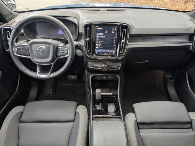 Certified 2023 Volvo C40 Recharge Core image 19