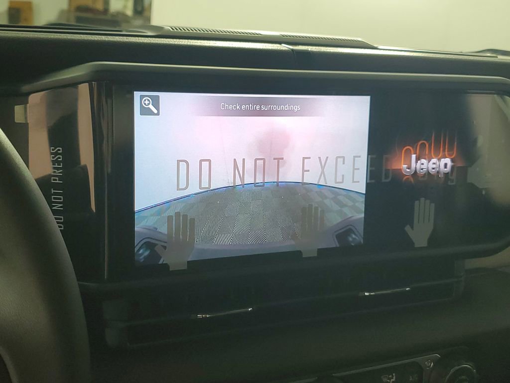 New 2025 Jeep Gladiator Willys image 17