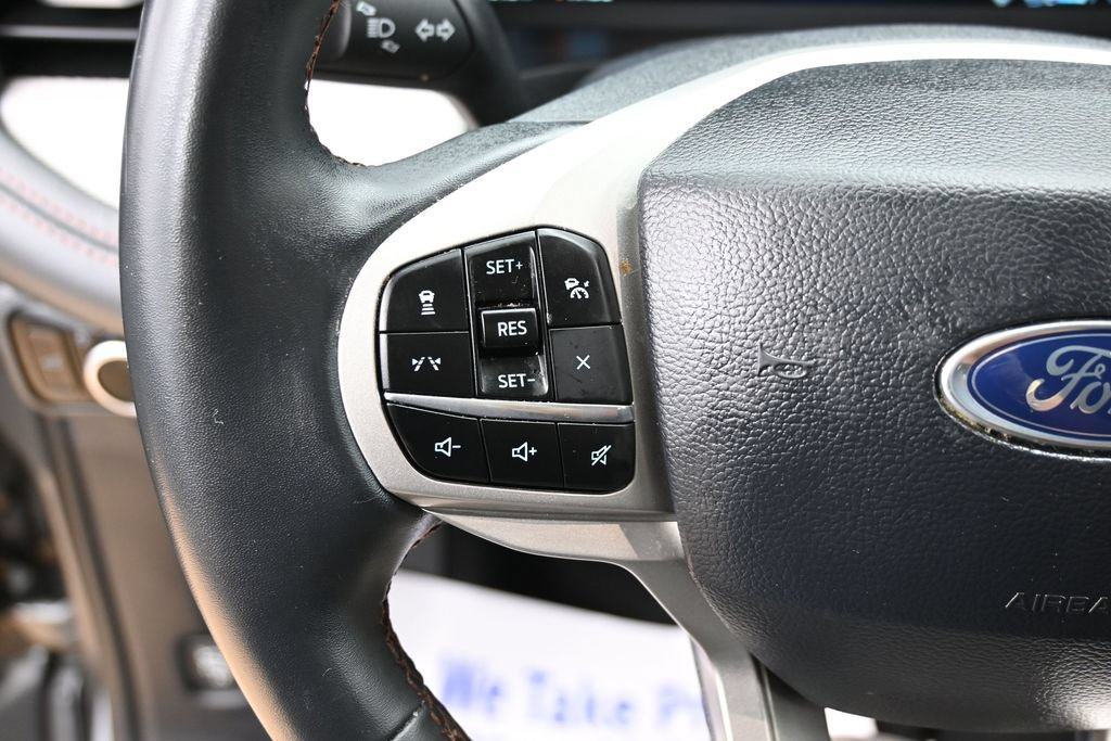 Used 2025 Ford Explorer Active RWD image 22