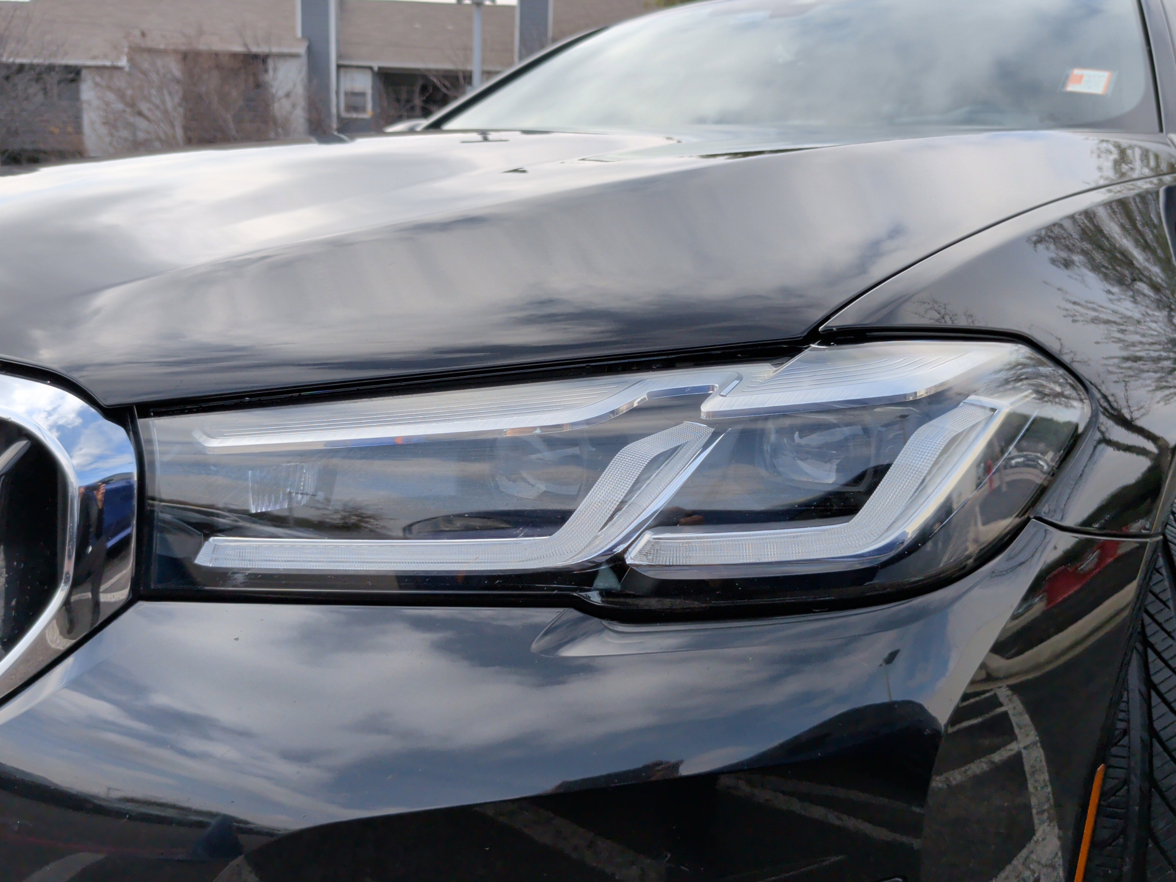 Certified 2023 BMW 530e w/ Premium Package image 3