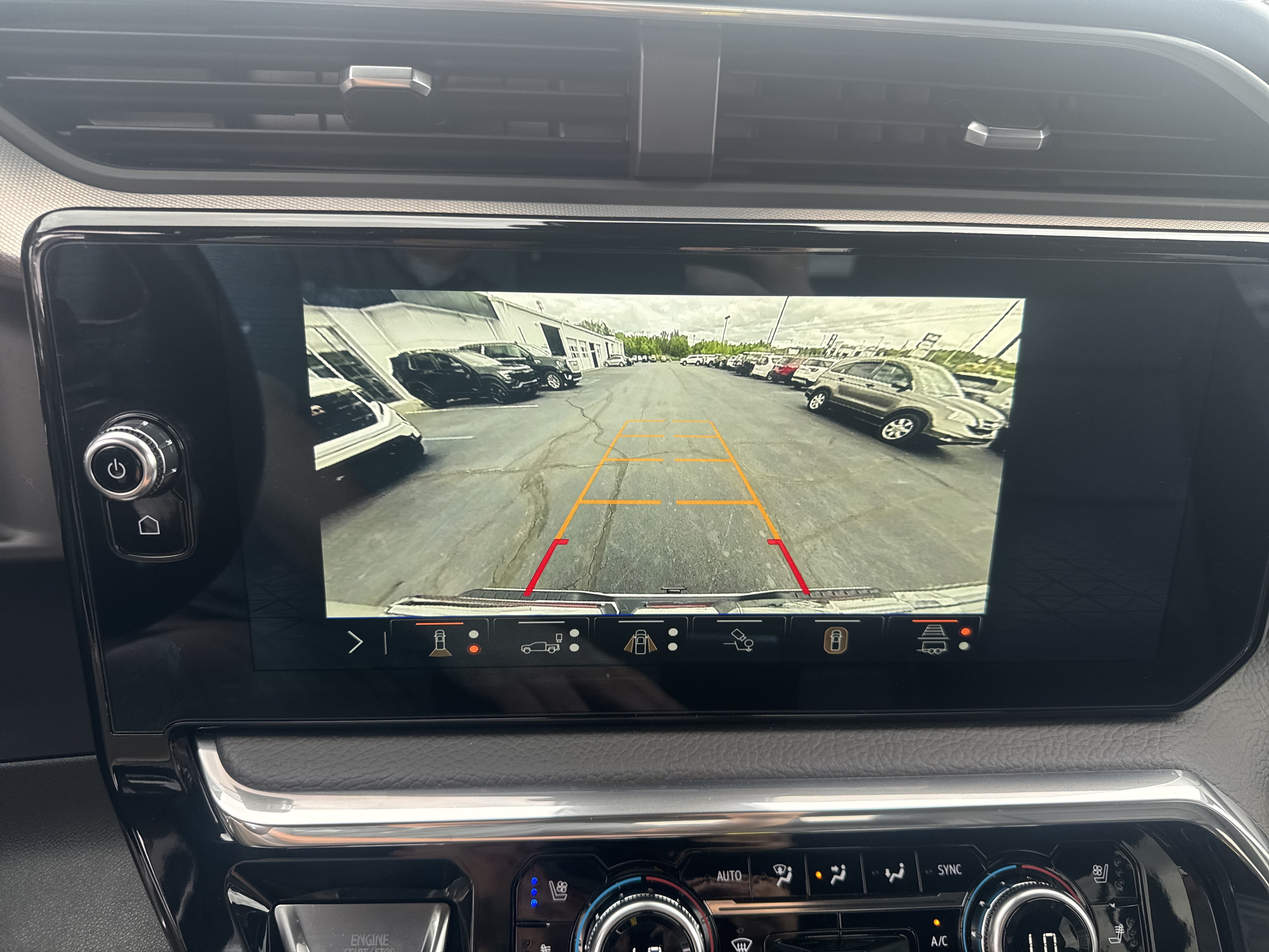 Used 2024 GMC Sierra 1500 Denali w/ Technology Package AWD/4WD image 26