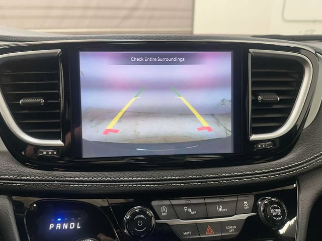 Used 2025 Chrysler Pacifica Limited FWD image 25