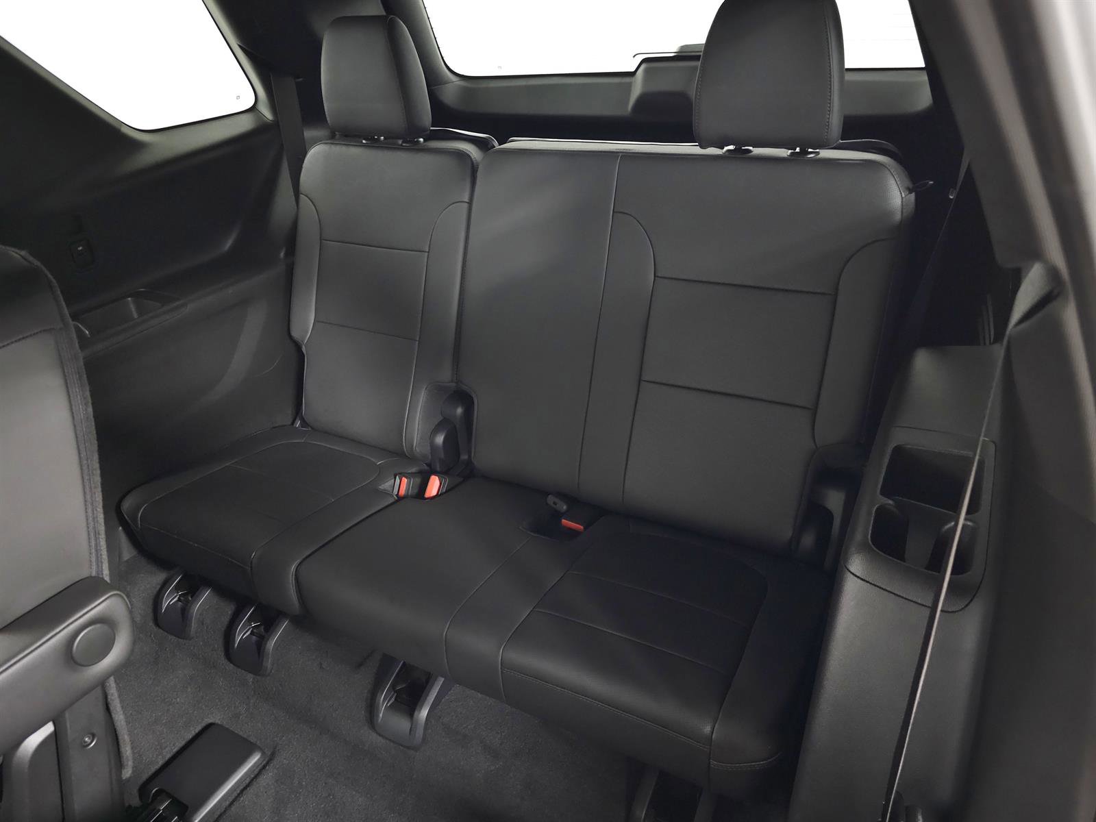 Used 2023 Chevrolet Traverse High Country w/ LPO, Floor Liner Package AWD/4WD image 40