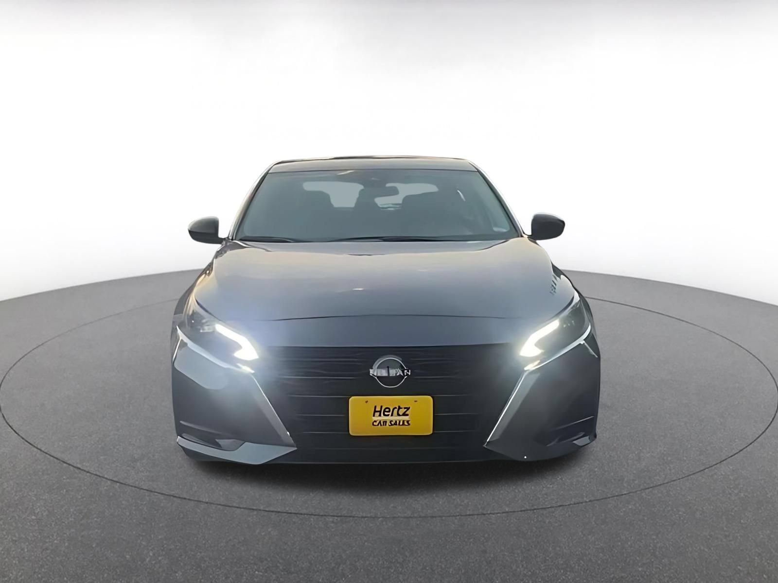 Used 2025 Nissan Altima 2.5 SV FWD image 4