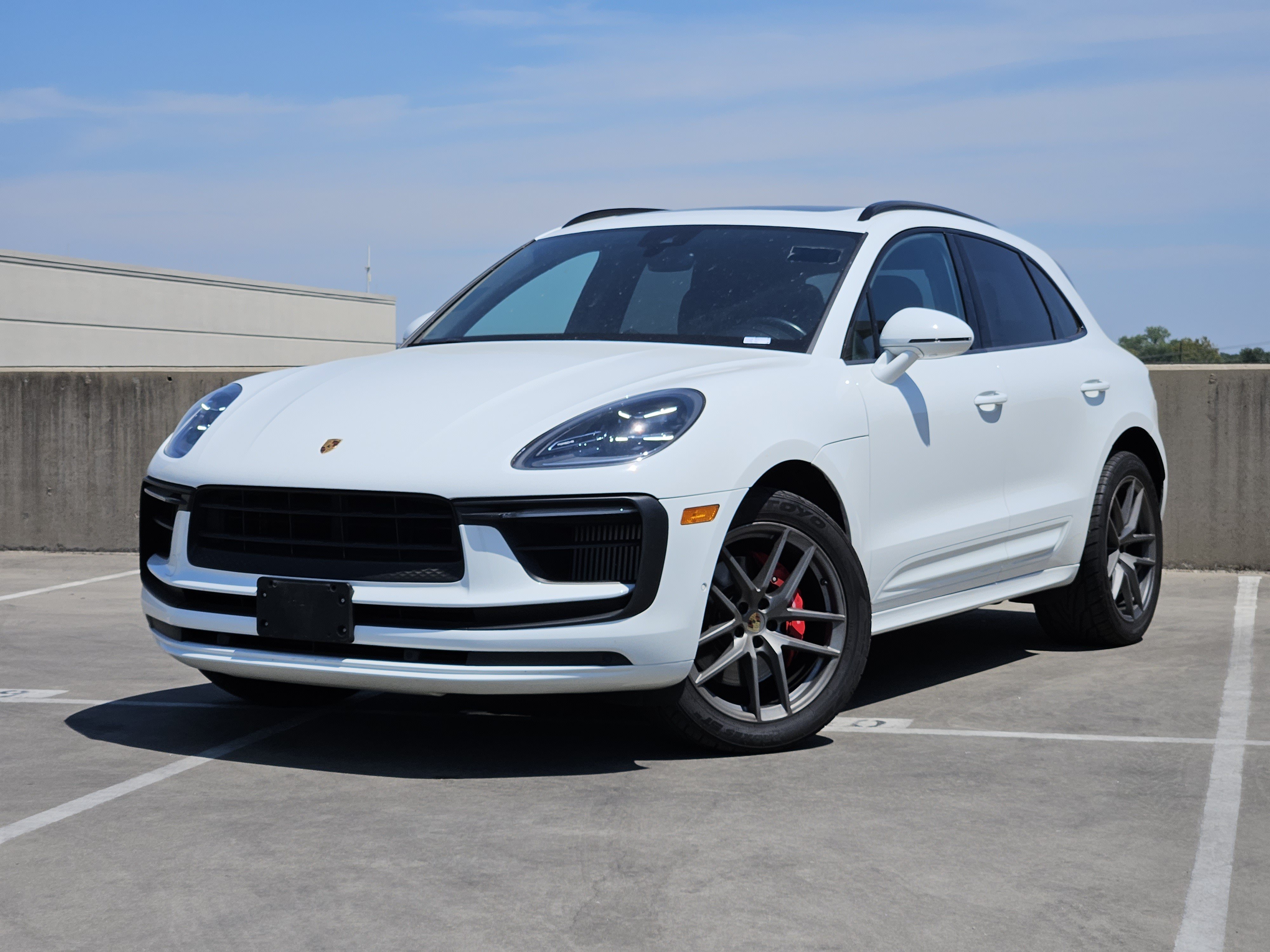 Certified 2022 Porsche Macan S w/ Premium Package Plus AWD/4WD image 1