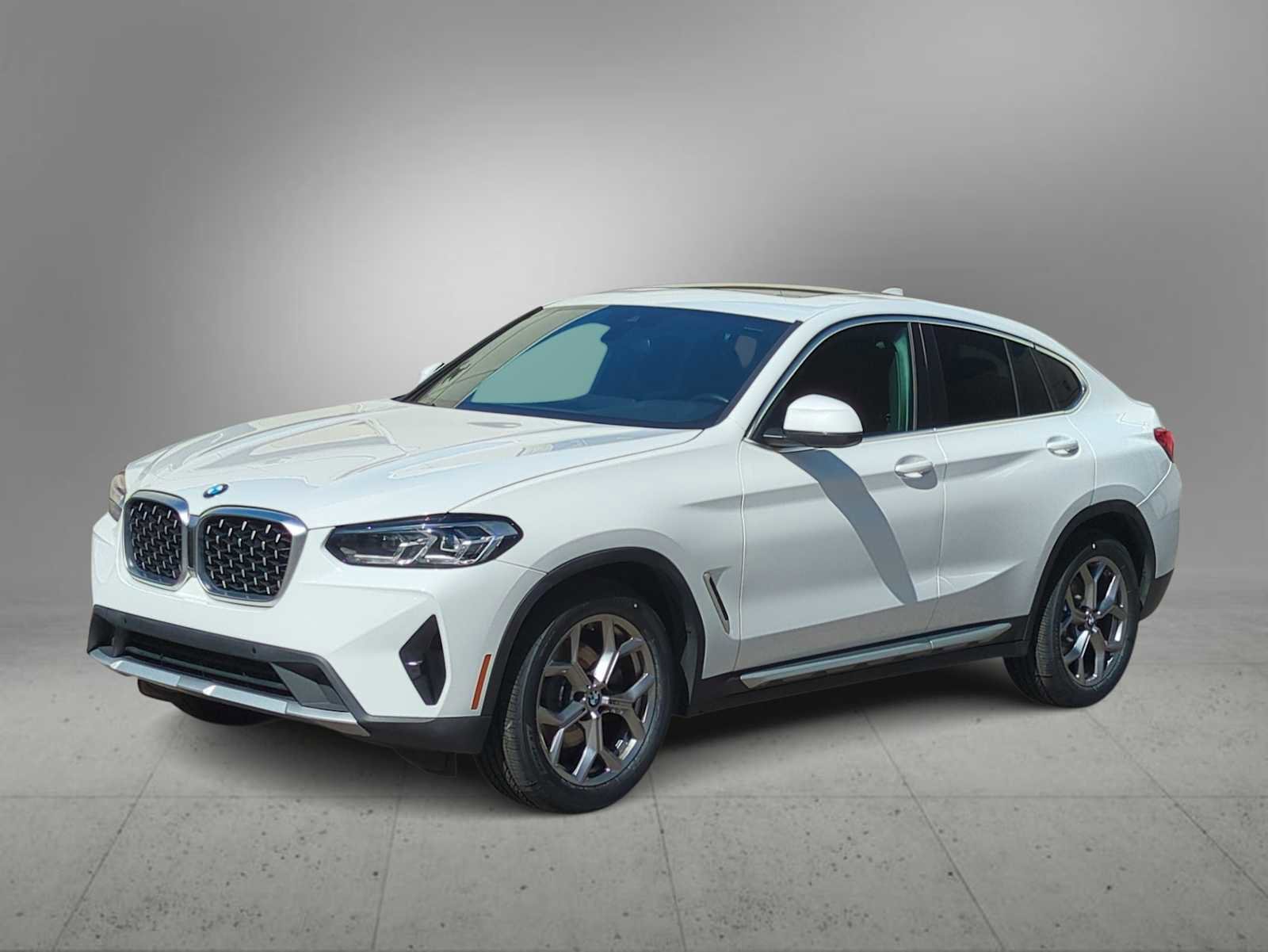Used 2023 BMW X4 xDrive30i w/ Premium Package image 4