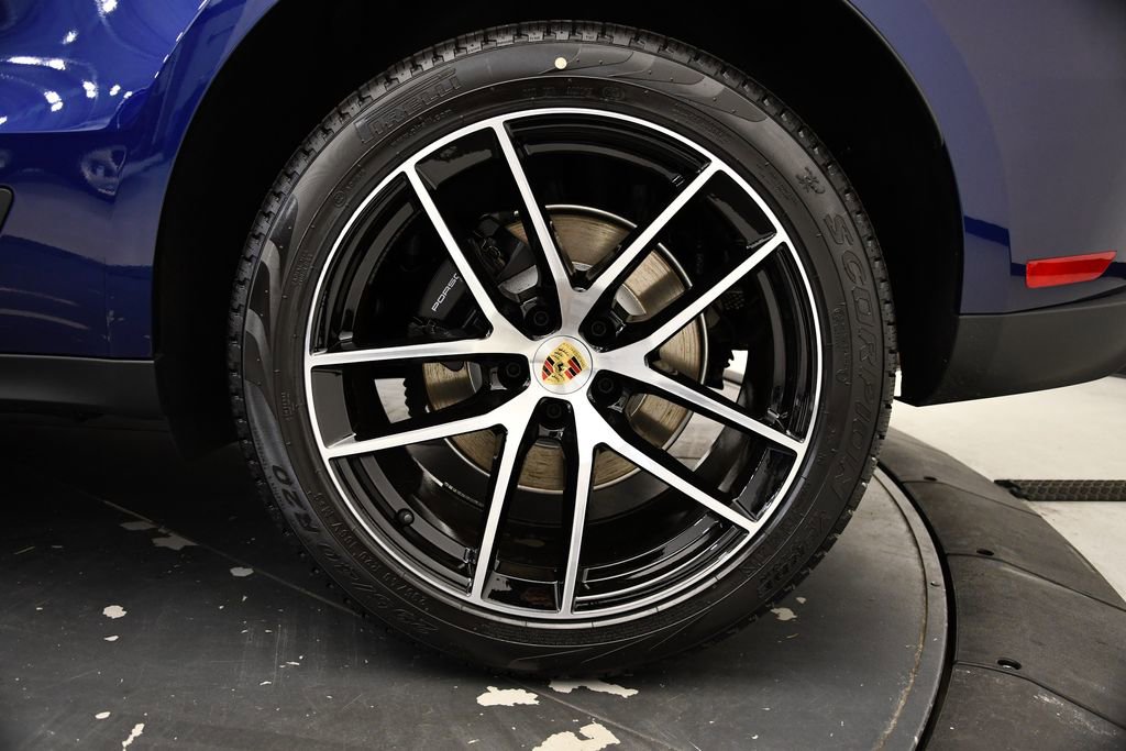Used 2025 Porsche Macan image 15