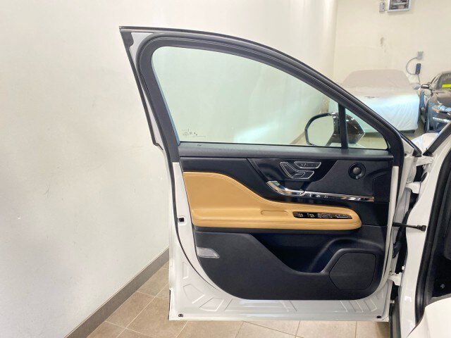 Used 2020 Lincoln Corsair Reserve w/ Equipment Group 201A AWD/4WD image 15