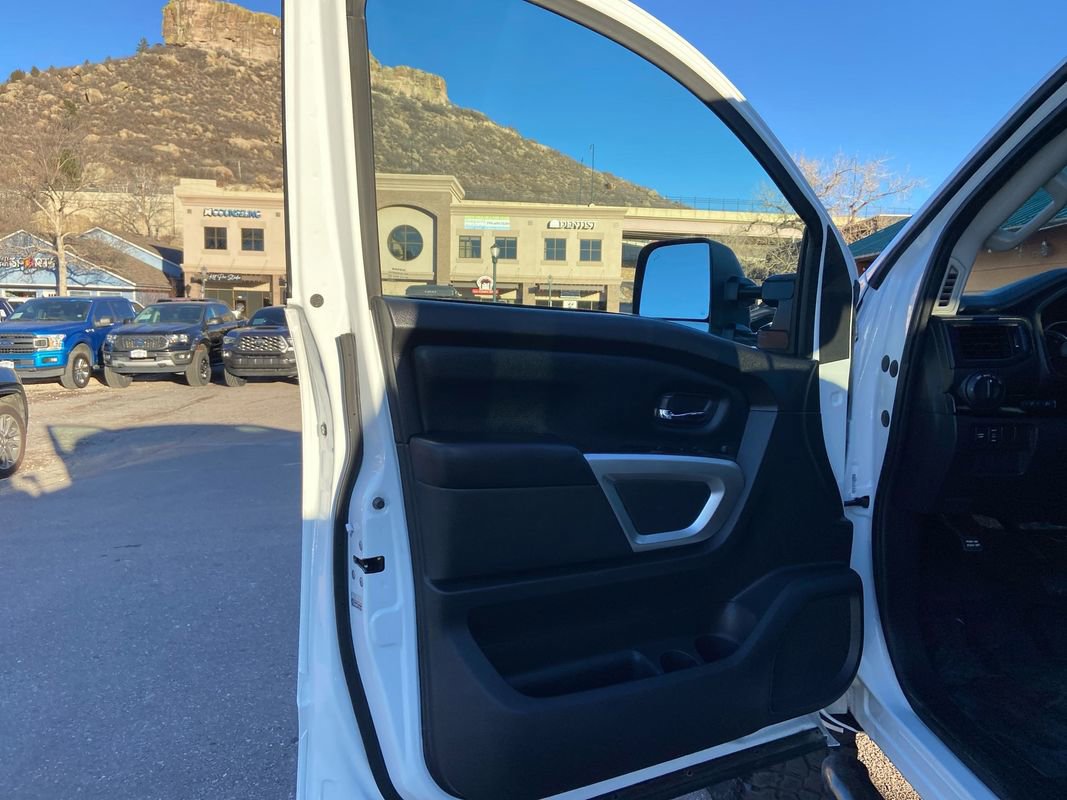 Used 2023 Nissan Titan SV w/ SV Convenience Package image 14