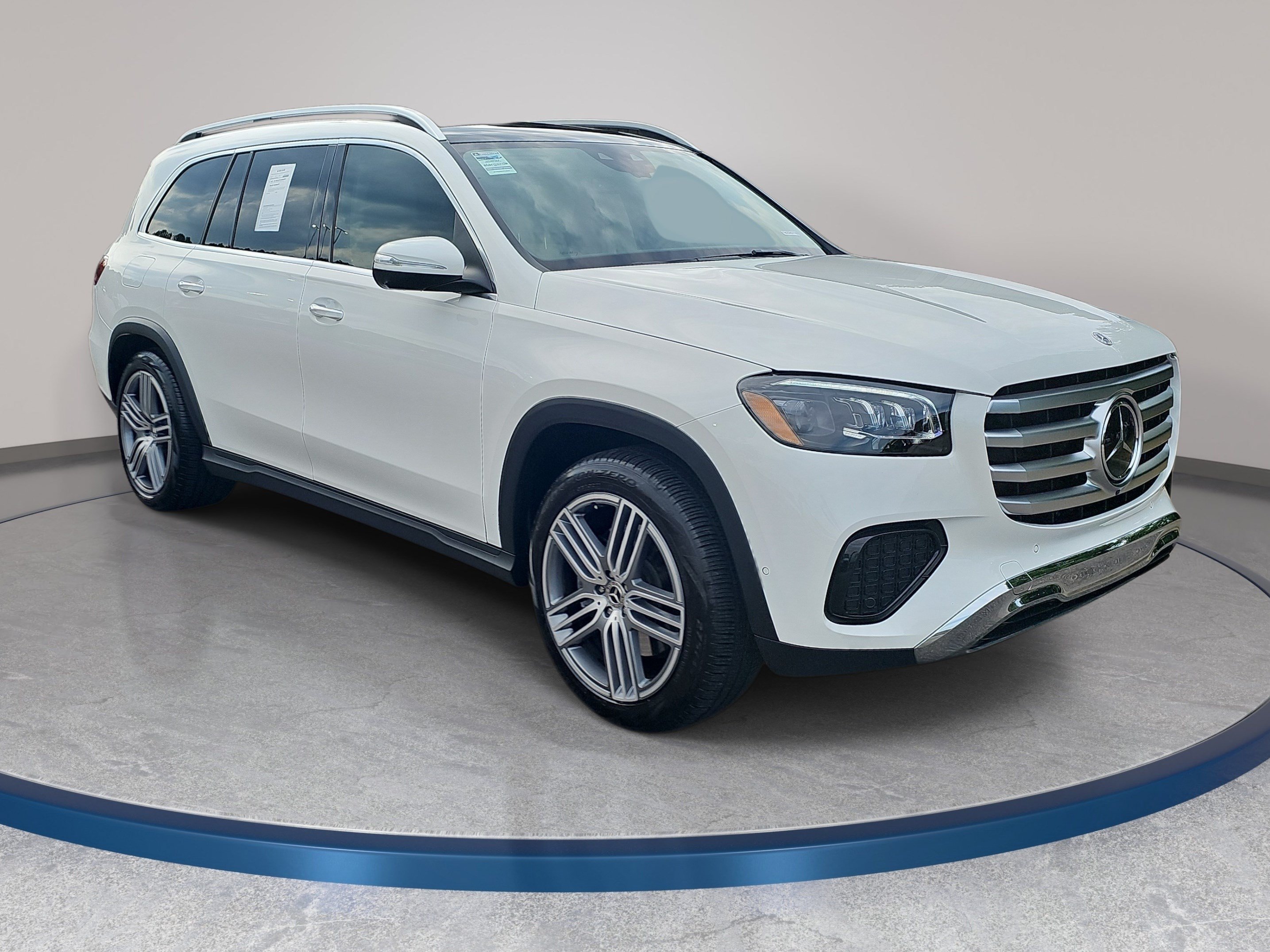 Used 2026 Mercedes-Benz GLS 450 4MATIC image 4