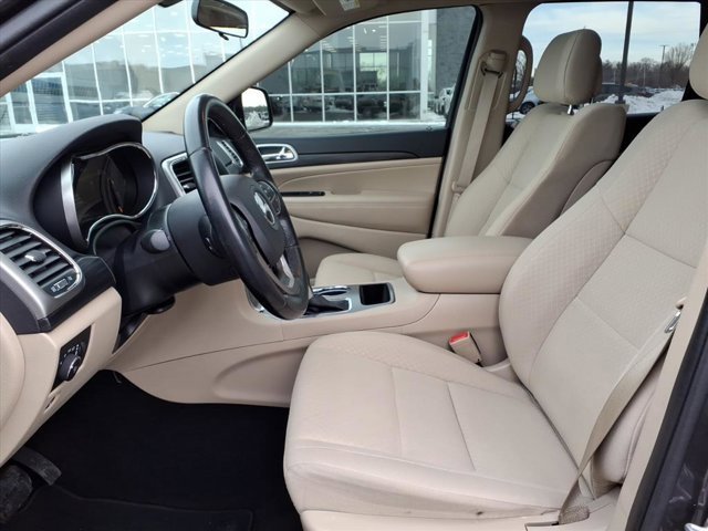 Used 2021 Jeep Grand Cherokee Laredo image 25