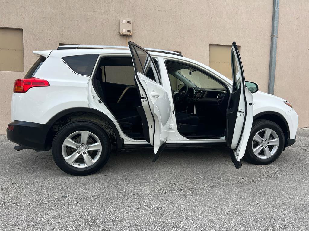 Used 2013 Toyota RAV4 XLE FWD image 19