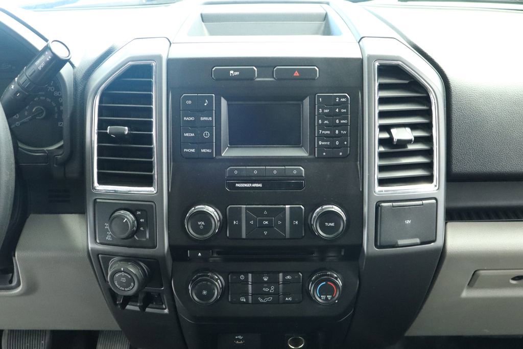 Used 2016 Ford F150 XLT w/ Heavy-Duty Payload Package image 28