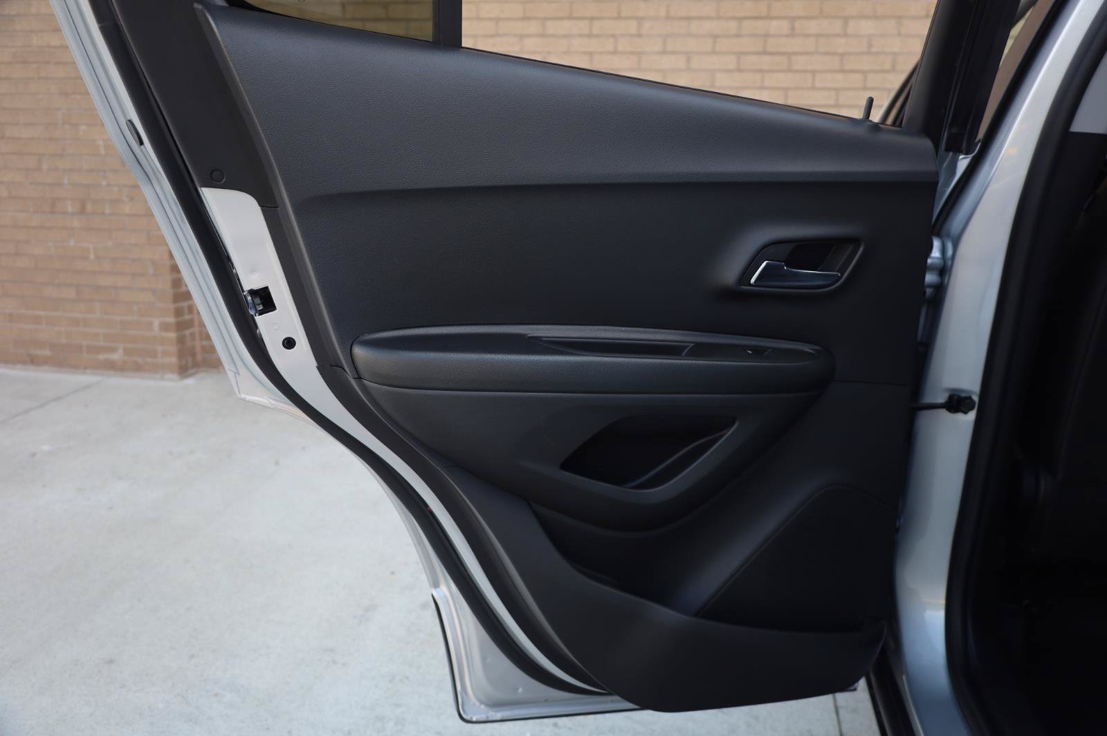 Used 2021 Chevrolet Trax LT w/ LT Convenience Package FWD image 20