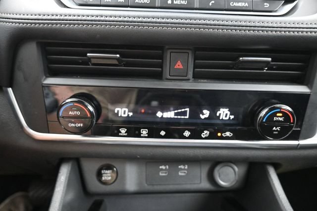 Used 2024 Nissan Rogue SV FWD image 26