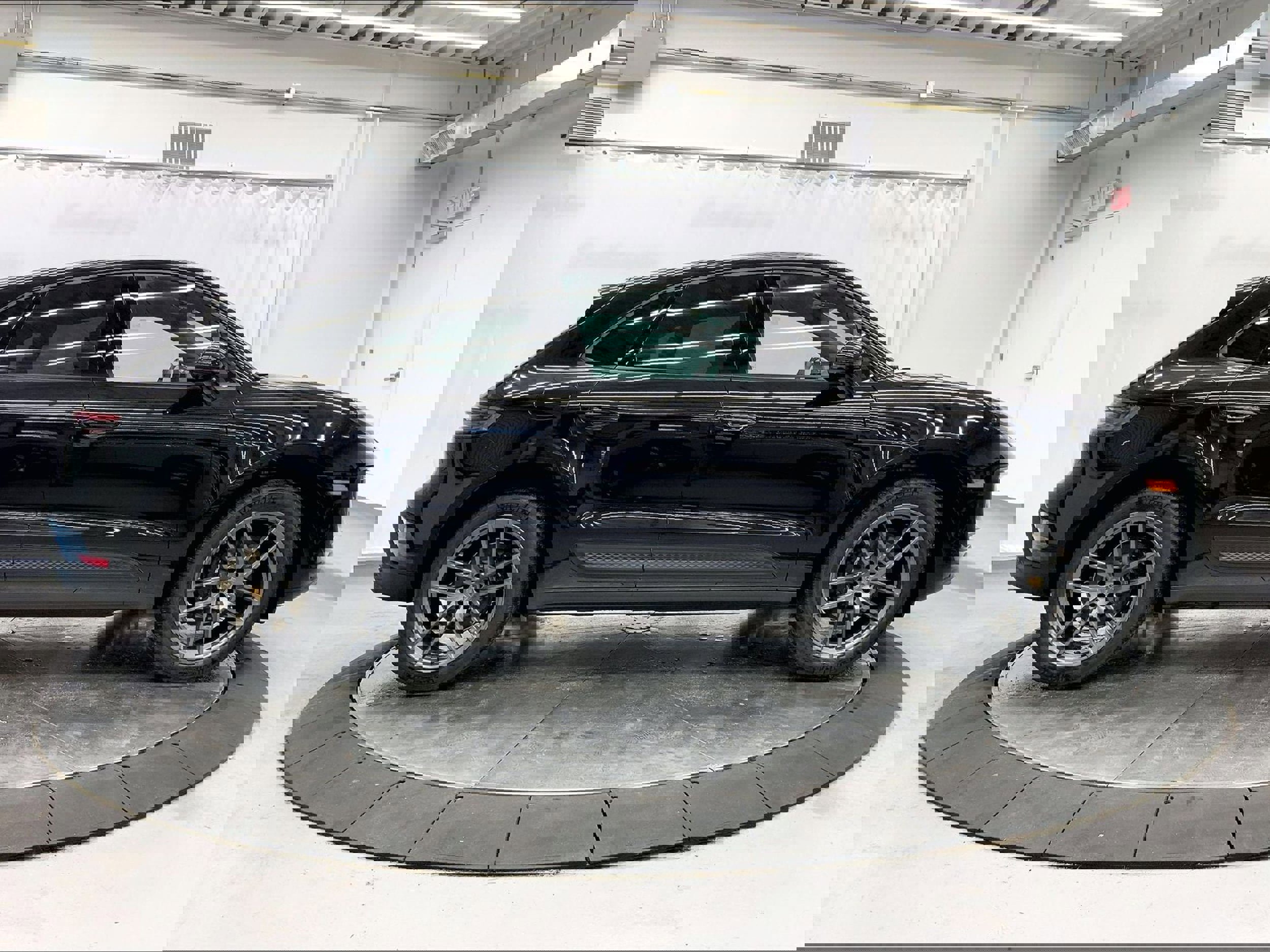 New 2026 Porsche Macan AWD/4WD image 7