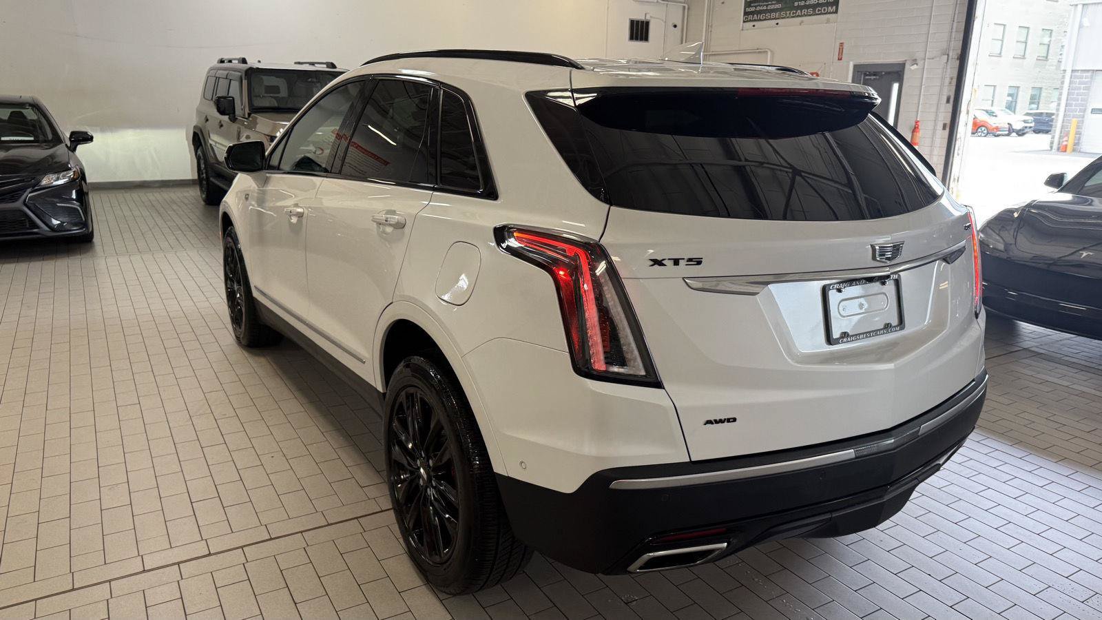 Used 2023 Cadillac XT5 Sportv w/ Technology Package AWD/4WD image 10