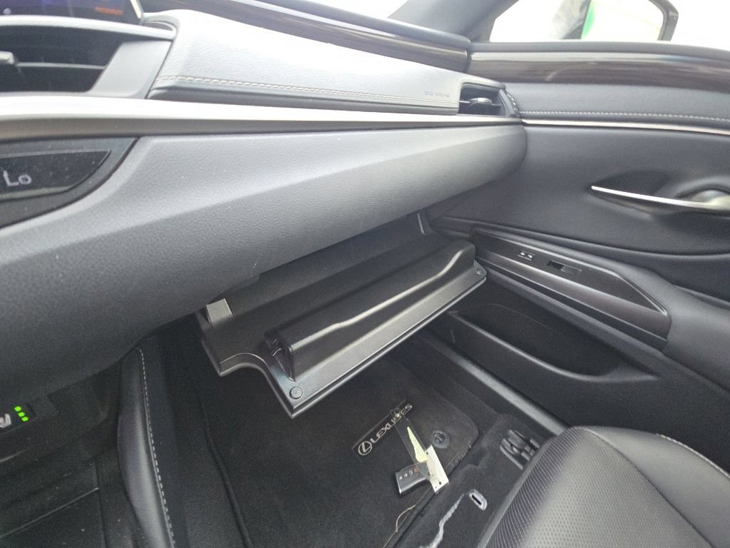 Used 2019 Lexus ES 300h w/ Premium Package FWD image 22