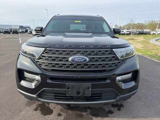 Used 2022 Ford Explorer XLT w/ Equipment Group 202A image 3