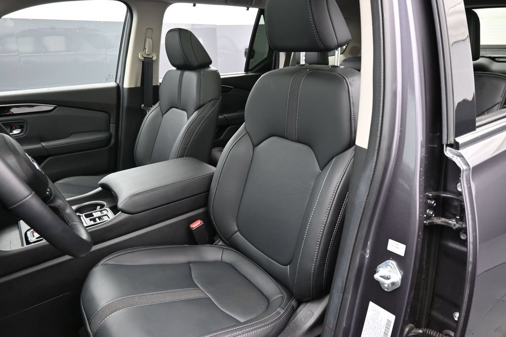 Certified 2025 Honda Pilot Touring image 23