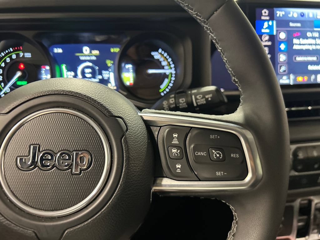 Used 2025 Jeep Wrangler Unlimited Sahara AWD/4WD image 20