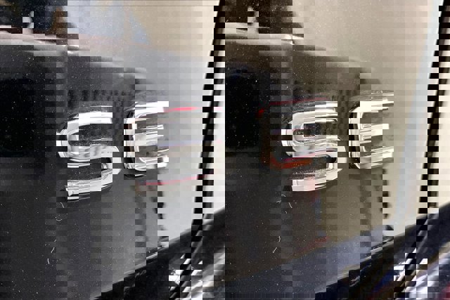 Used 2025 Volkswagen Jetta SE image 8