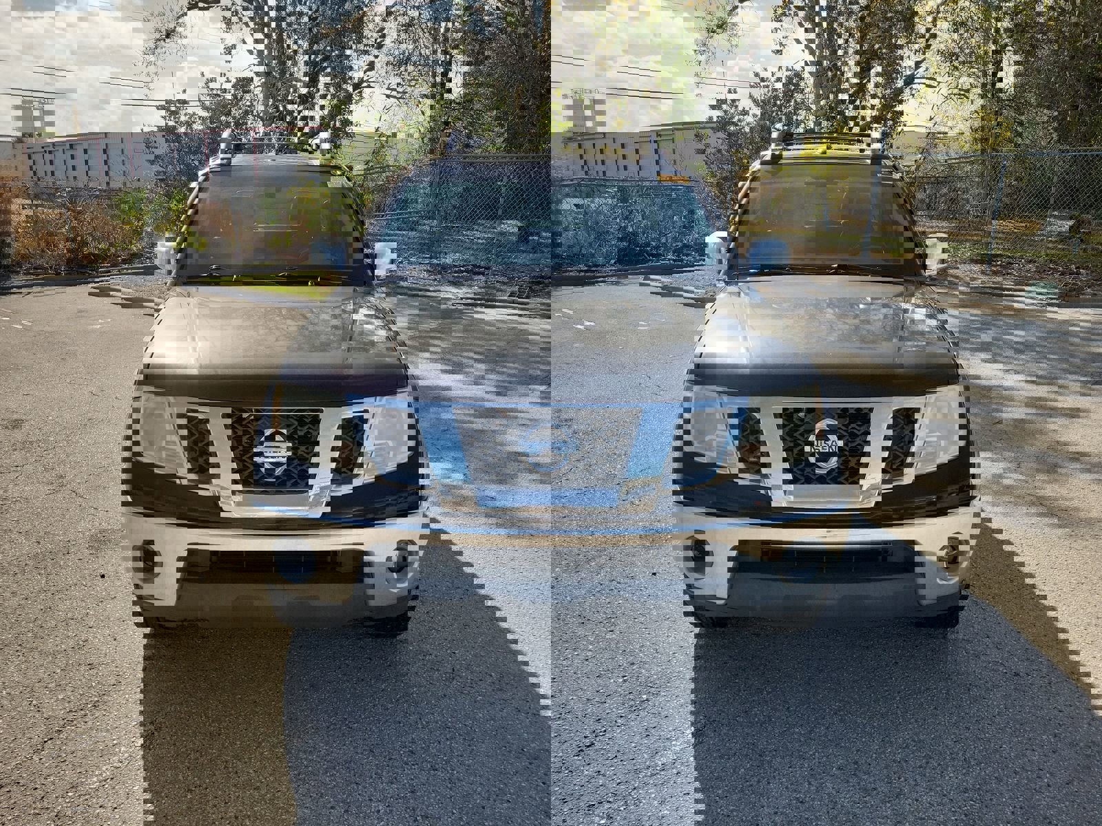 Used 2010 Nissan Frontier LE w/ LE Value Truck Pkg image 9