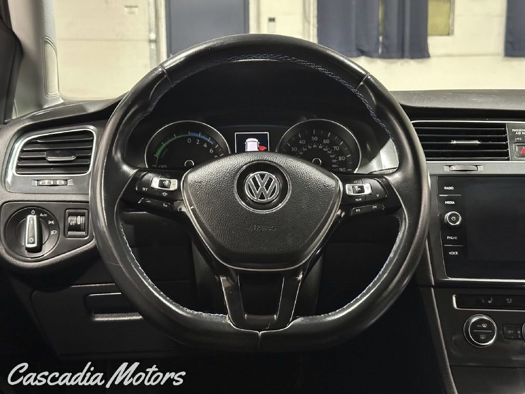Used 2019 Volkswagen e-Golf SE w/ Driver Assistance Package image 34