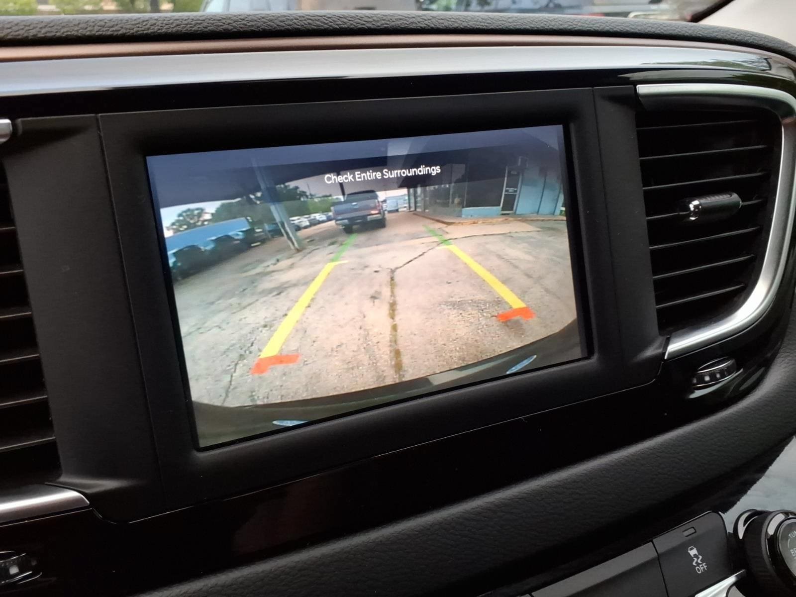 Used 2023 Chrysler Voyager LX FWD image 17