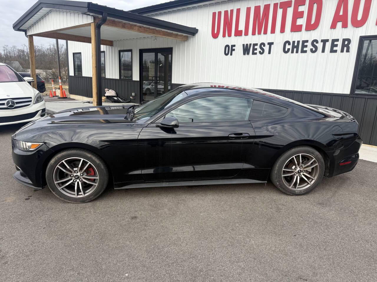 Used 2017 Ford Mustang EcoBoost 2dr Fastback RWD image 12