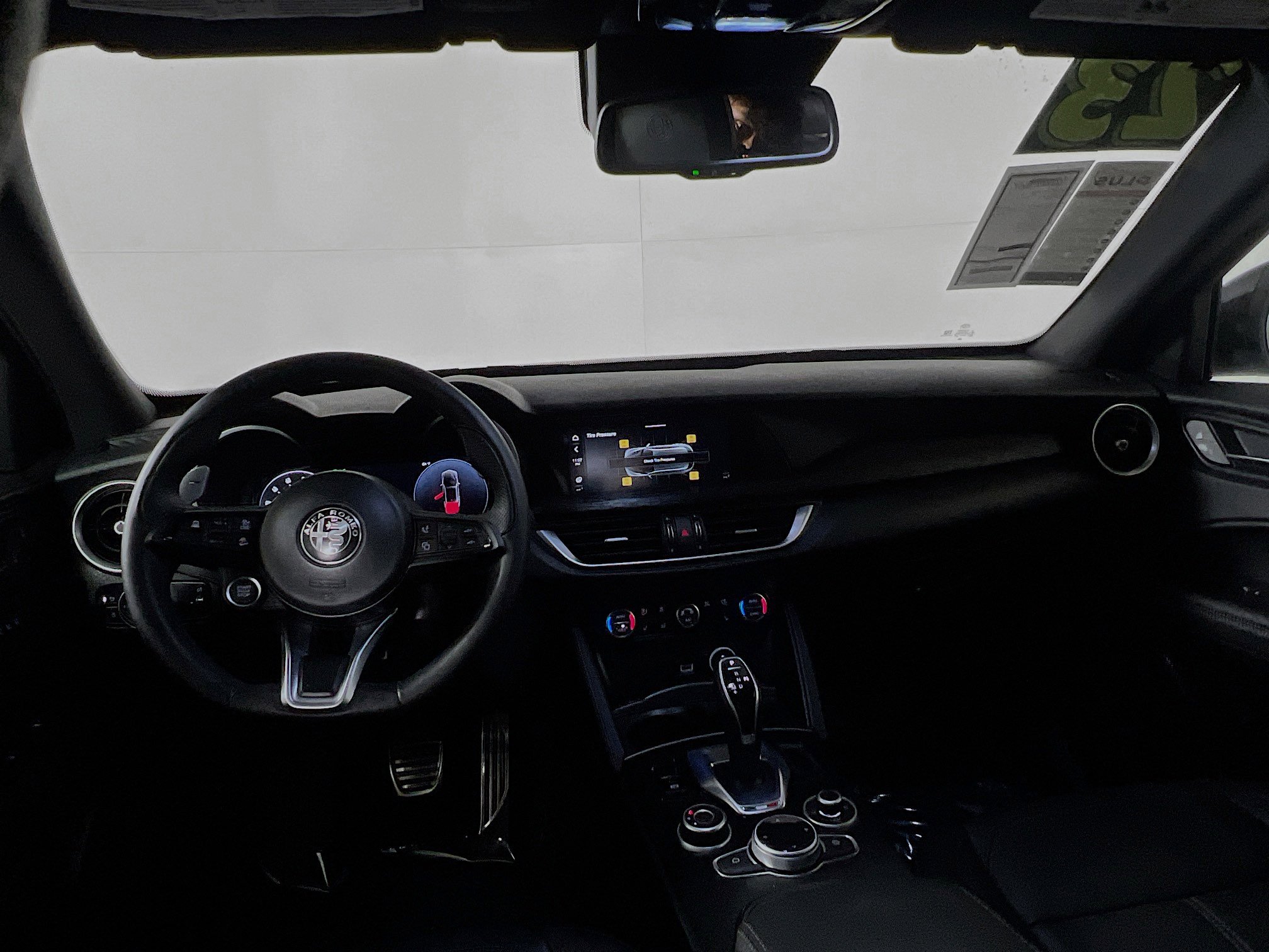 Used 2024 Alfa Romeo Stelvio Sprint image 30