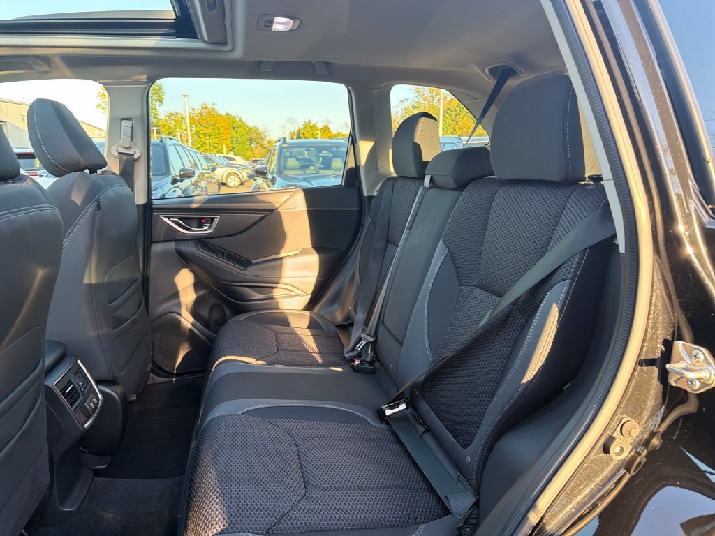 Used 2022 Subaru Forester Premium AWD/4WD image 28