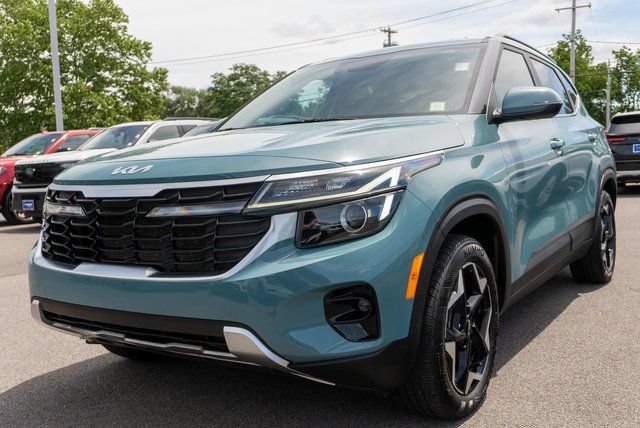 Used 2024 Kia Seltos EX AWD/4WD image 2