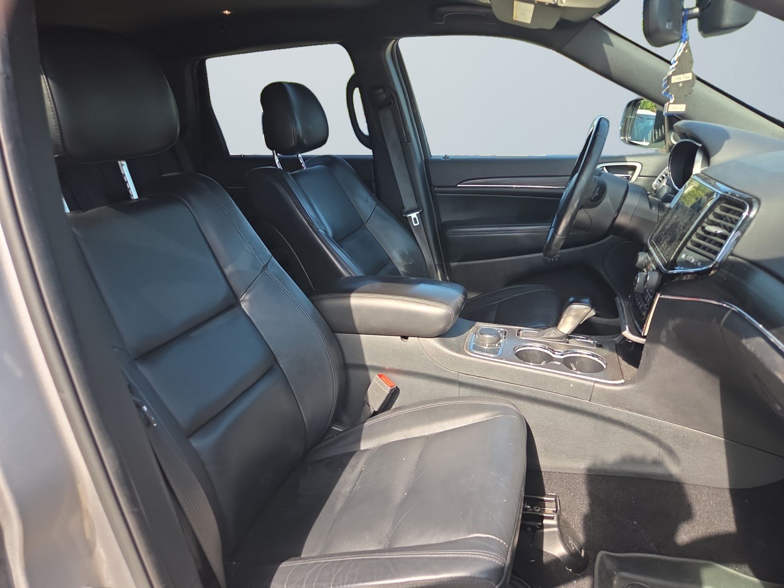 Used 2019 Jeep Grand Cherokee Limited AWD/4WD image 18