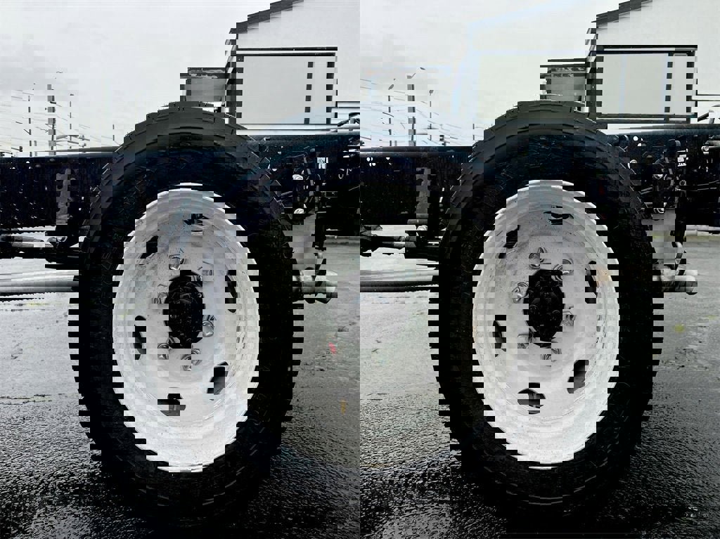 New 2025 Chevrolet Low Cab Forward image 17