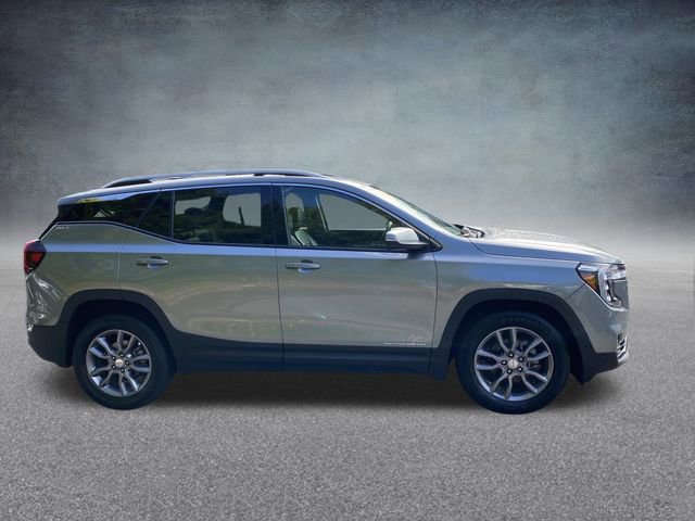 Used 2024 GMC Terrain SLT image 3