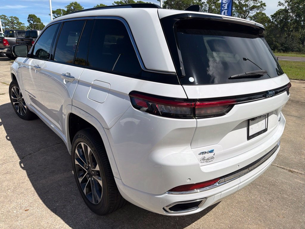 Used 2024 Jeep Grand Cherokee Overland w/ Trailer Tow Package AWD/4WD image 7