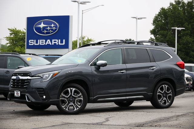 Used 2023 Subaru Ascent Touring AWD/4WD image 1
