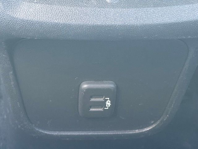 Used 2021 Chevrolet Equinox LS w/ LS Convenience Package image 23