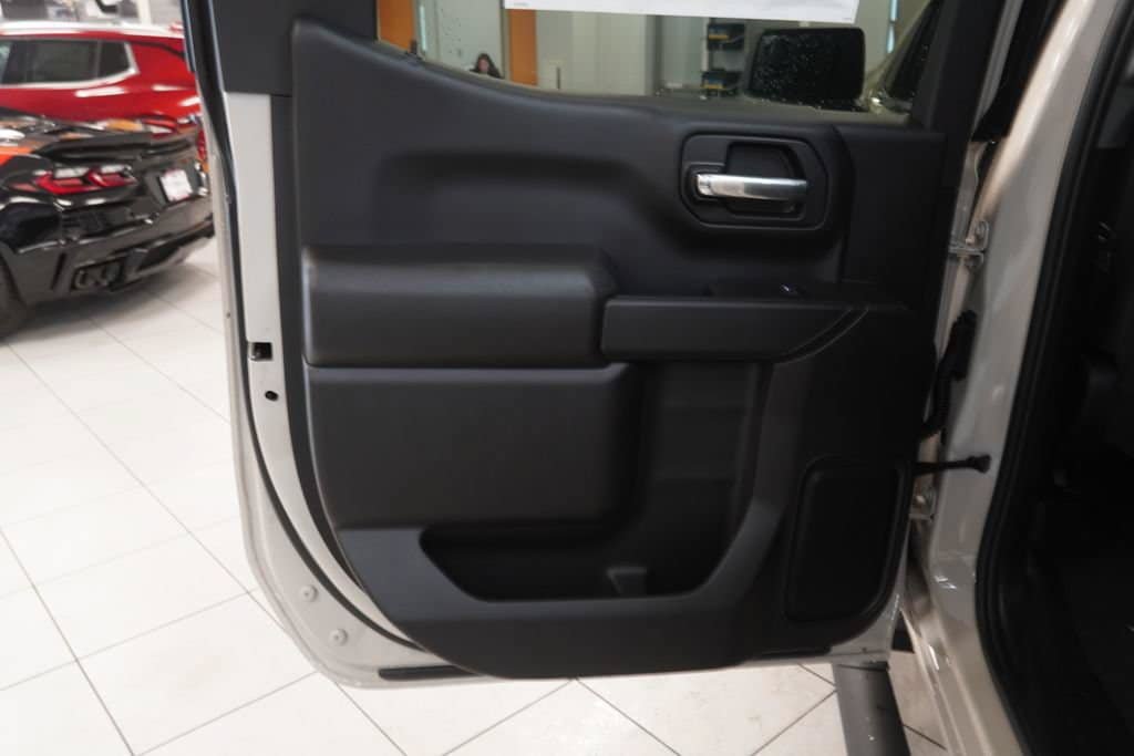 New 2026 Chevrolet Silverado 1500 Custom w/ Turbomax Blackout Package AWD/4WD image 18