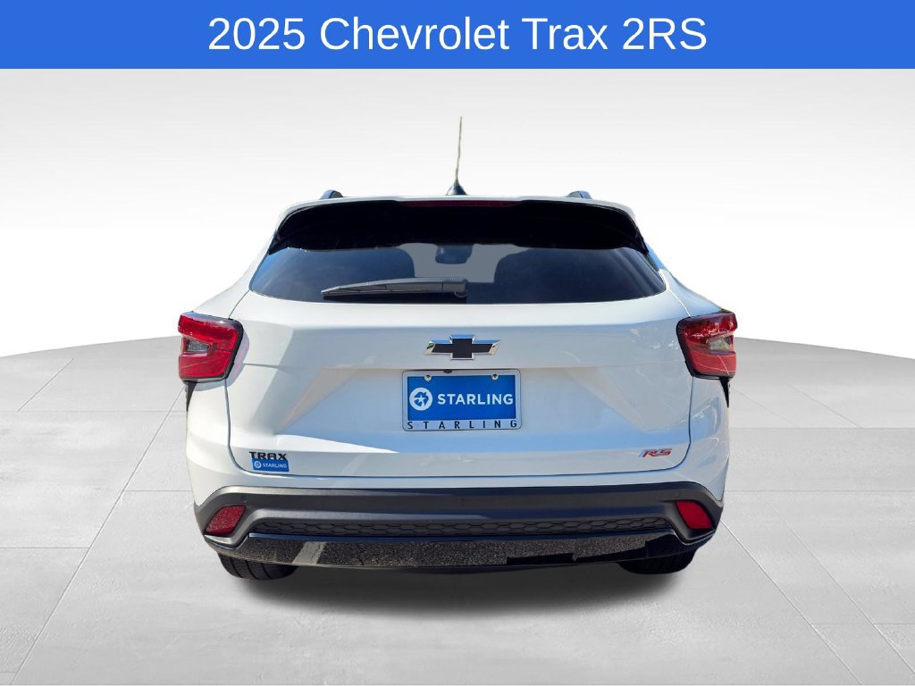 Used 2025 Chevrolet Trax RS w/ Driver Confidence Package FWD image 8