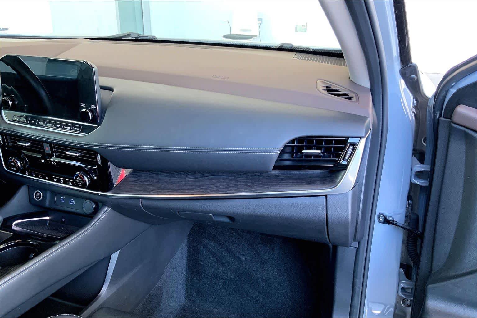 Used 2023 Nissan Rogue SV AWD/4WD image 19
