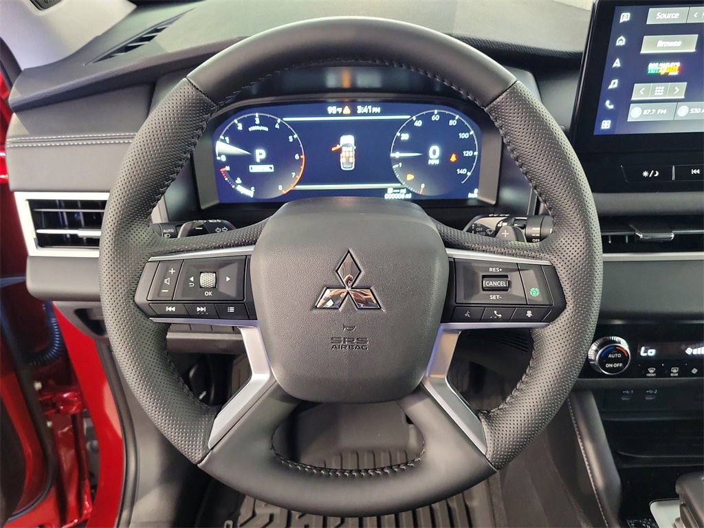 New 2025 Mitsubishi Outlander SE image 18