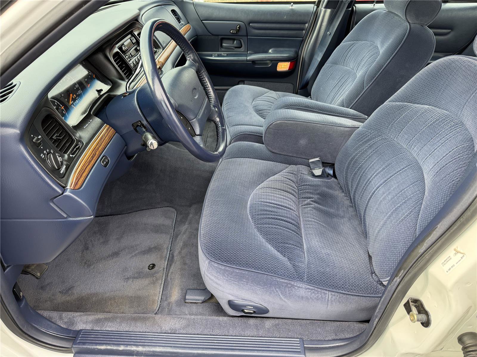 Used 1996 Ford Crown Victoria LX RWD image 11