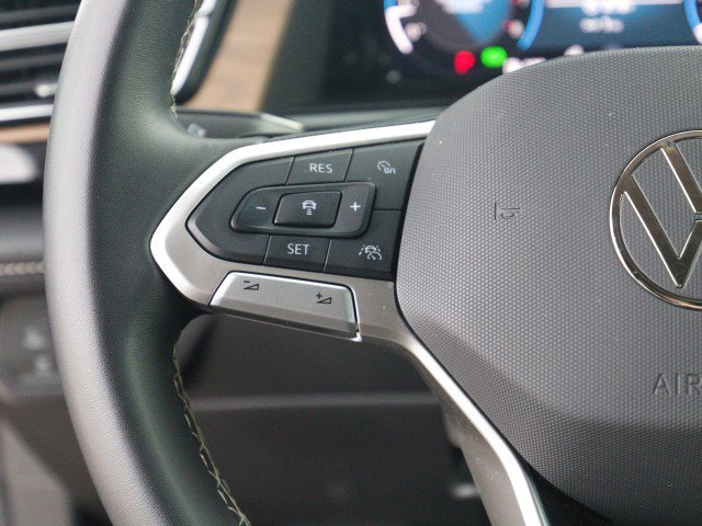 Used 2024 Volkswagen Atlas SE image 18