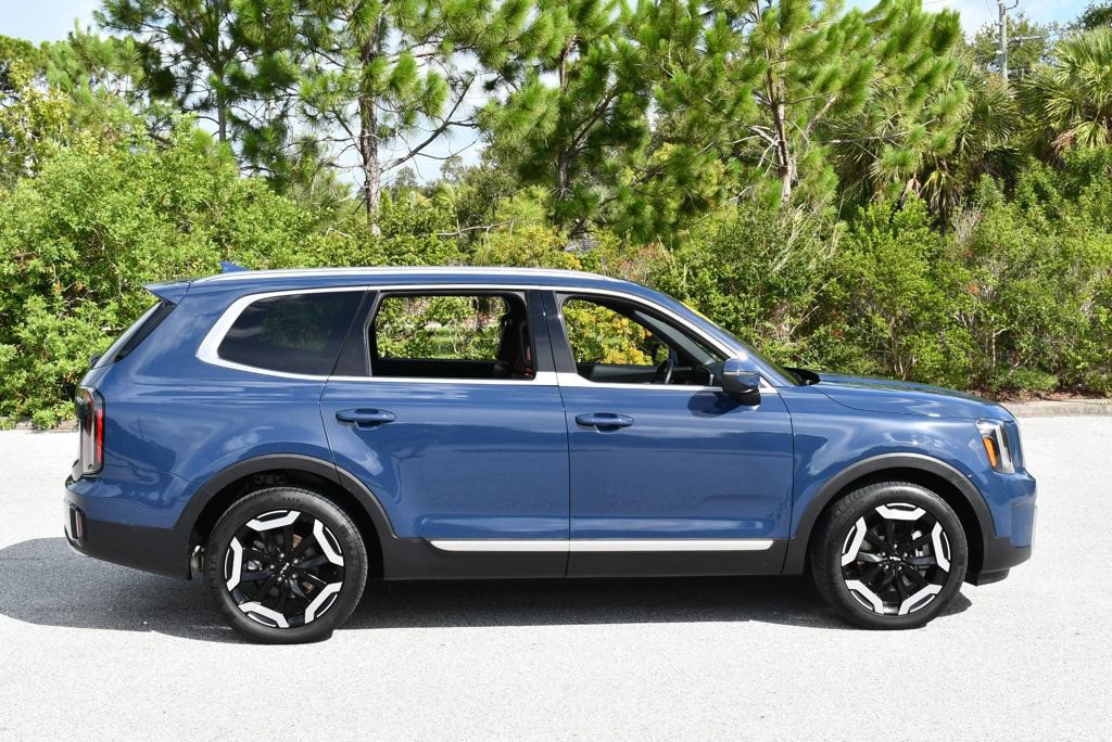 Used 2023 Kia Telluride EX FWD image 34