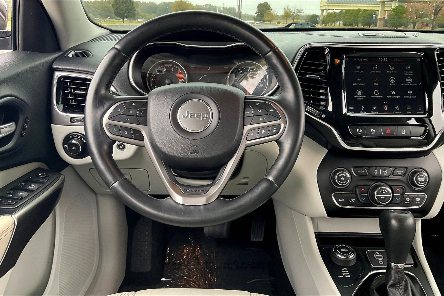 Used 2019 Jeep Cherokee Limited w/ Technology Group image 5