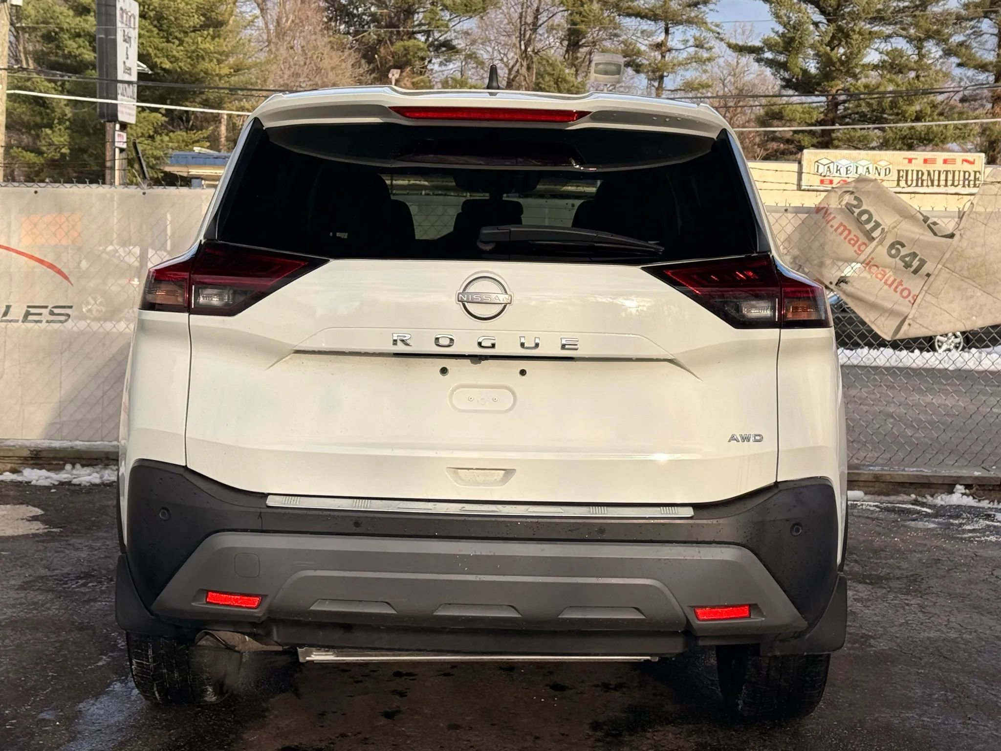Used 2023 Nissan Rogue S AWD/4WD image 56